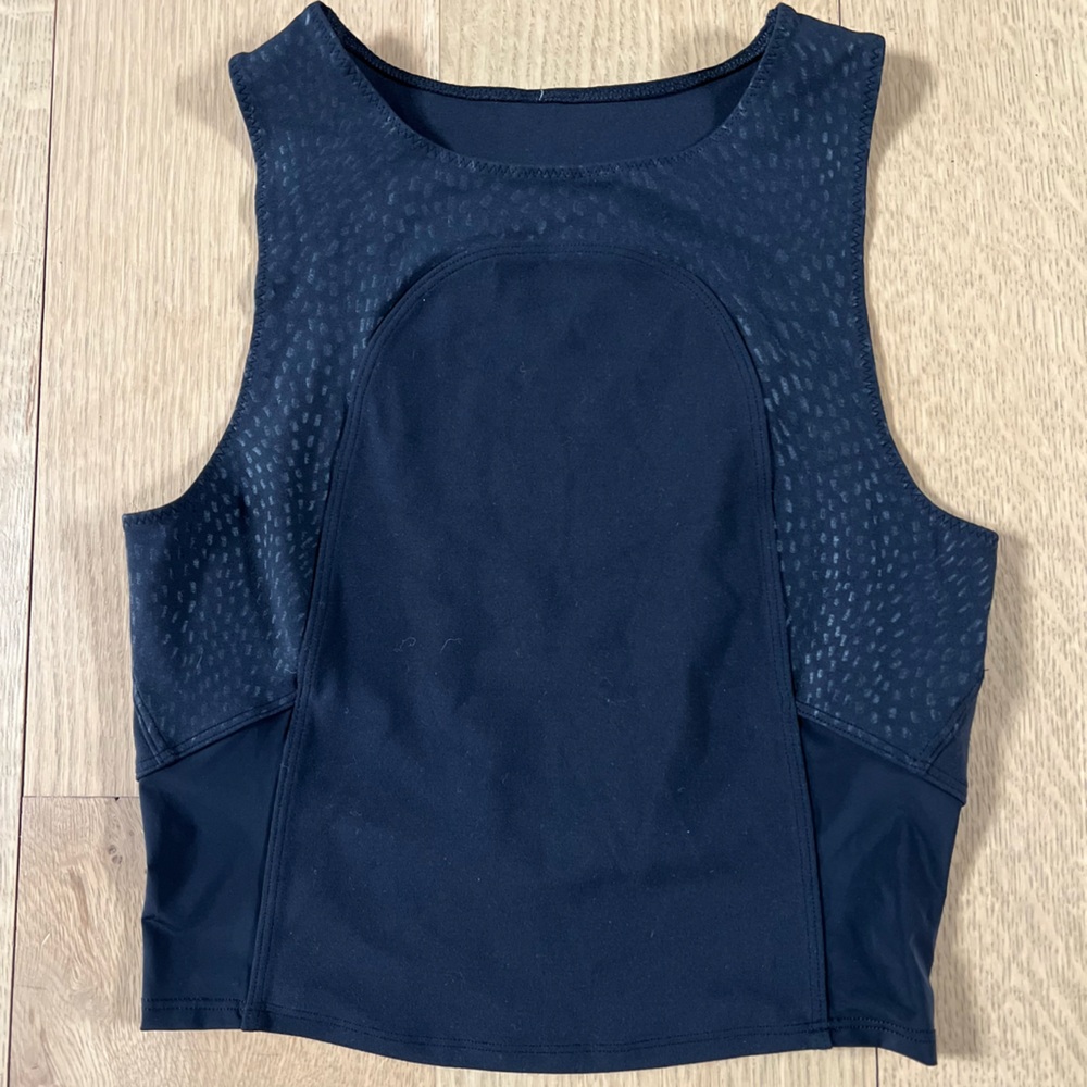 Lululemon tank size 2 in black
